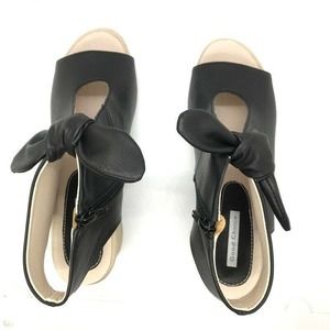 Good Choice Kimora Block Heel Sandal Black Knotted